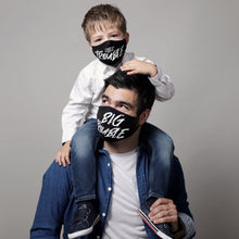 Laden Sie das Bild in den Galerie-Viewer, DOPPELPACK - Kindermaske und Erwachsenenmaske - Big Trouble - Little Trouble
